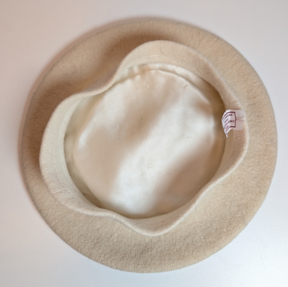 Vintage Beret Basque 100% Wool Ivory Deluxe Beret O/S EUC - Picture 4 of 6